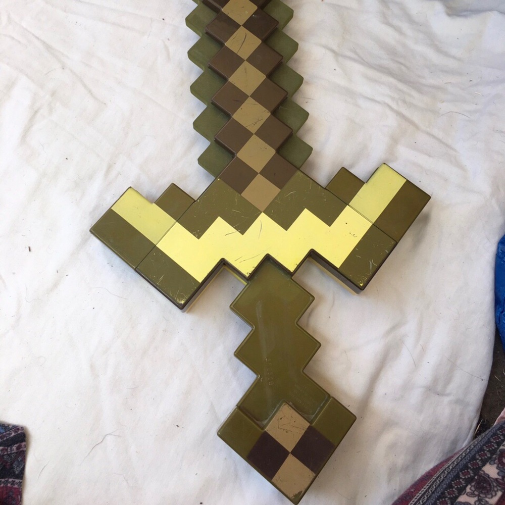 minecraft plastic sword/axe - Picture 3 of 4